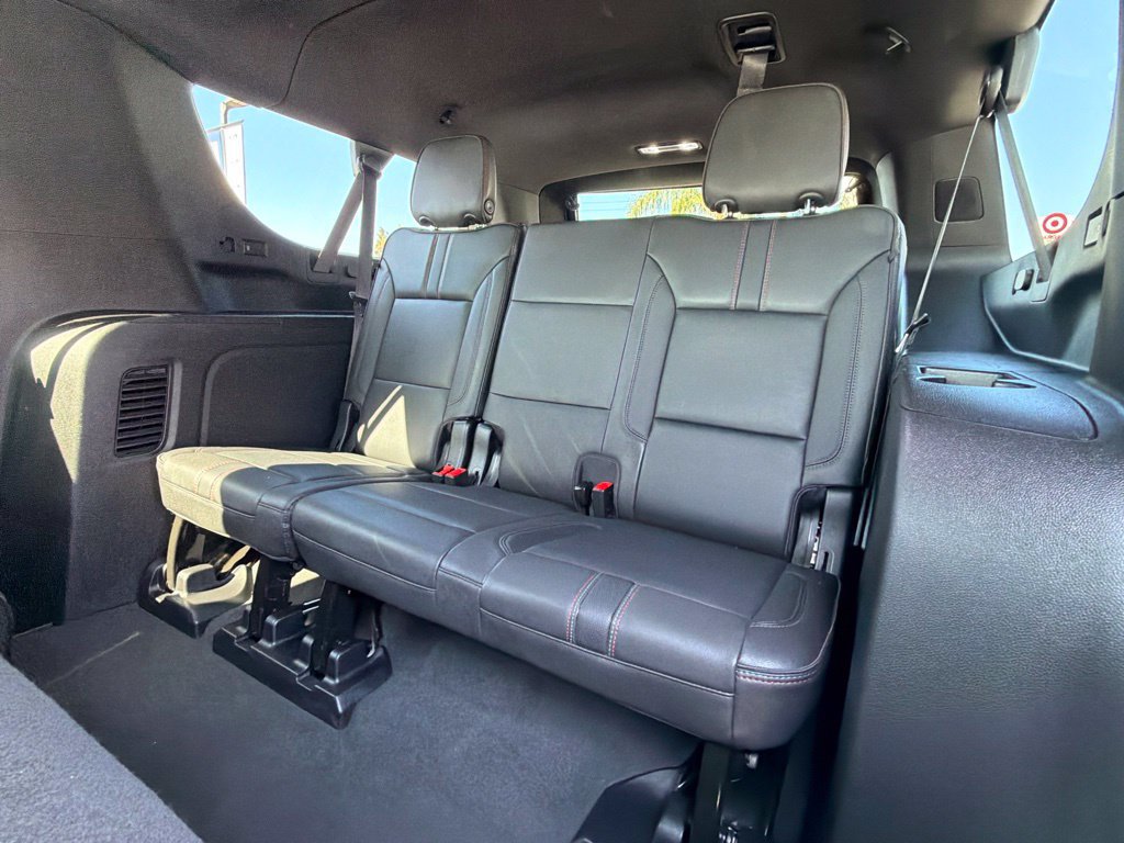 Used 2026 Chevrolet Suburban RST RWD image 36