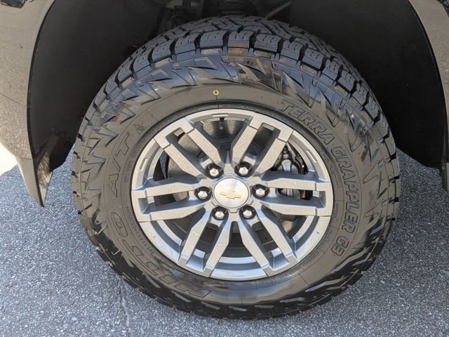 Used 2023 Chevrolet Colorado LT w/ LT Convenience Package II AWD/4WD image 28