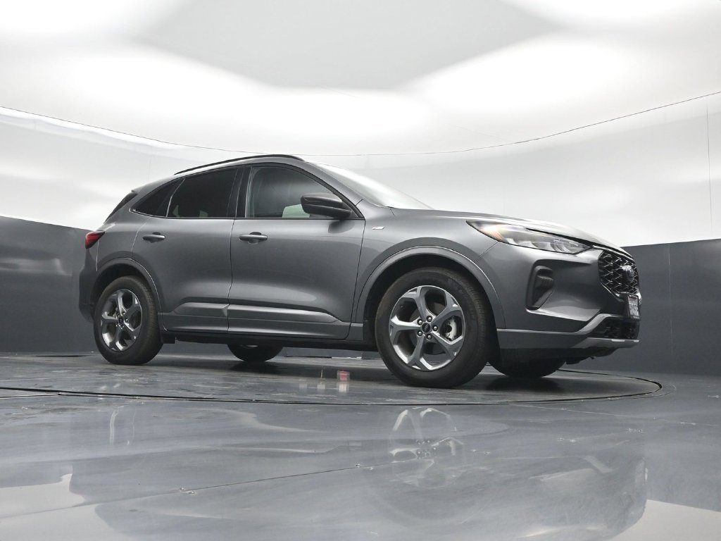 Certified 2023 Ford Escape ST-Line w/ Tech Pack #1 FWD image 4