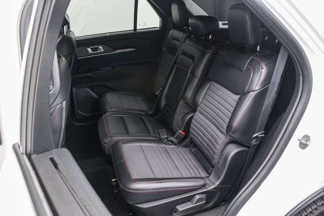 Certified 2025 Ford Explorer ST-Line w/ Premium Package RWD image 16