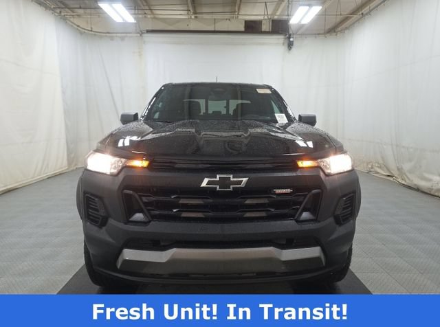 Used 2024 Chevrolet Colorado Trail Boss w/ Advanced Trailering Package AWD/4WD image 9