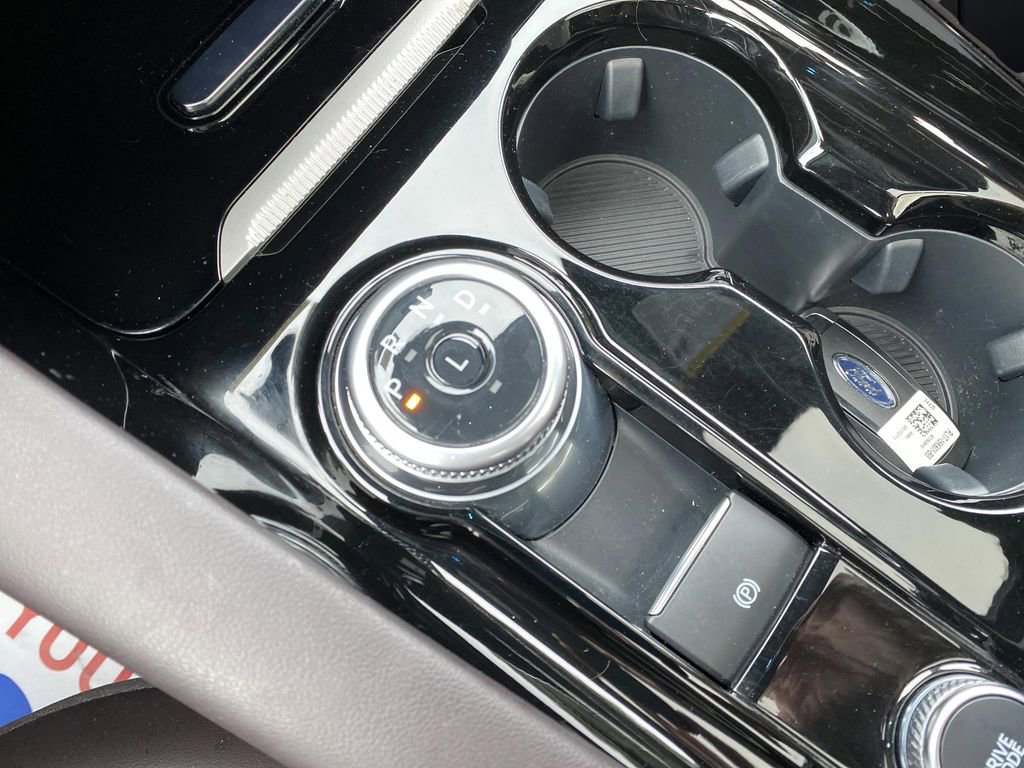 Certified 2025 Ford Explorer Platinum image 28