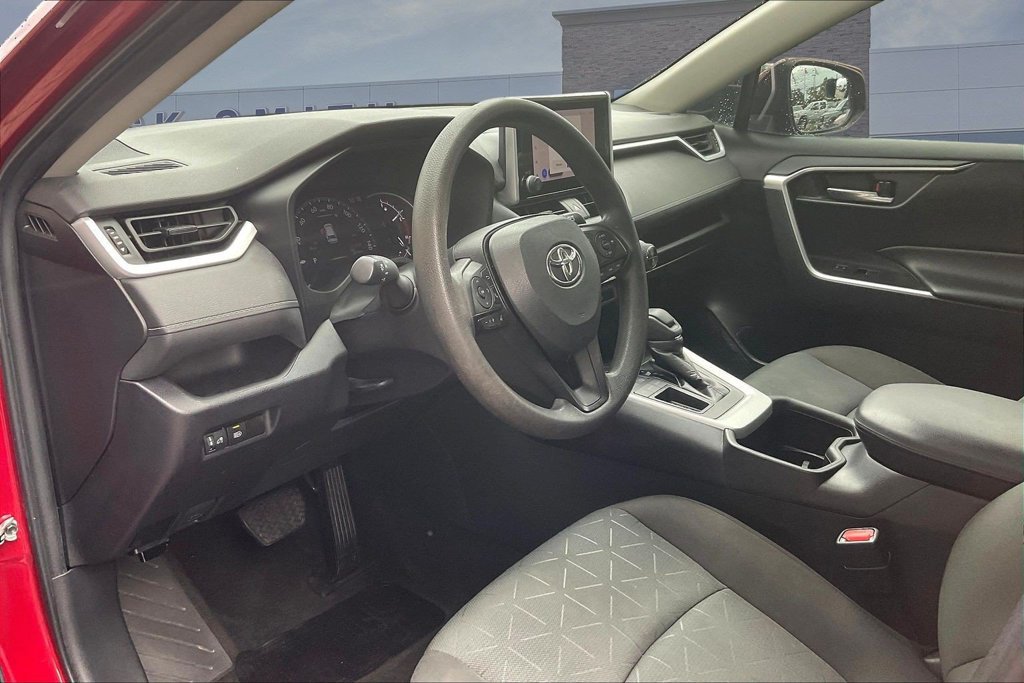 Used 2023 Toyota RAV4 XLE FWD image 17