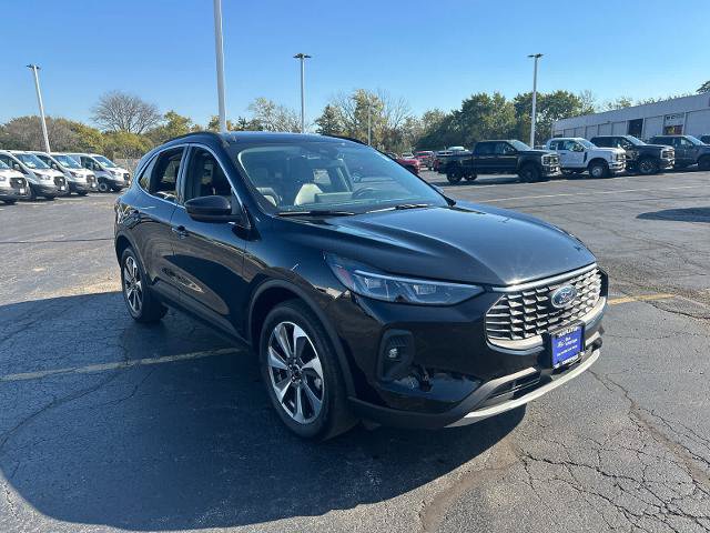 Certified 2025 Ford Escape Platinum AWD/4WD image 10
