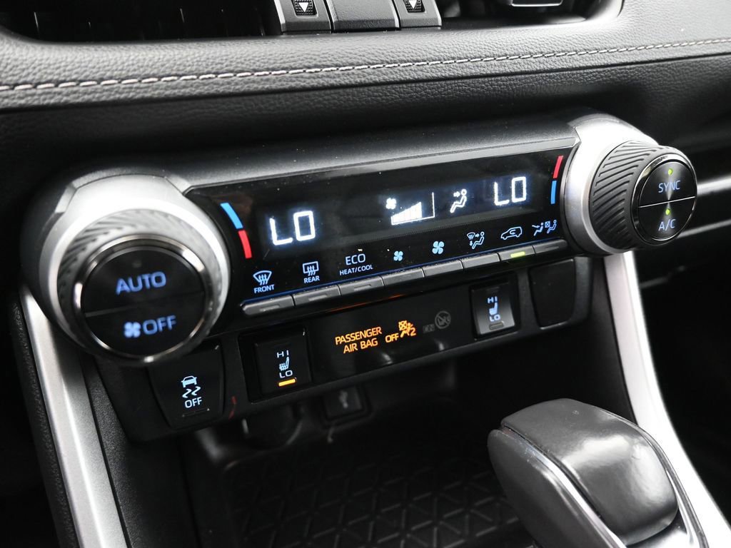 Used 2022 Toyota RAV4 XLE Premium image 44