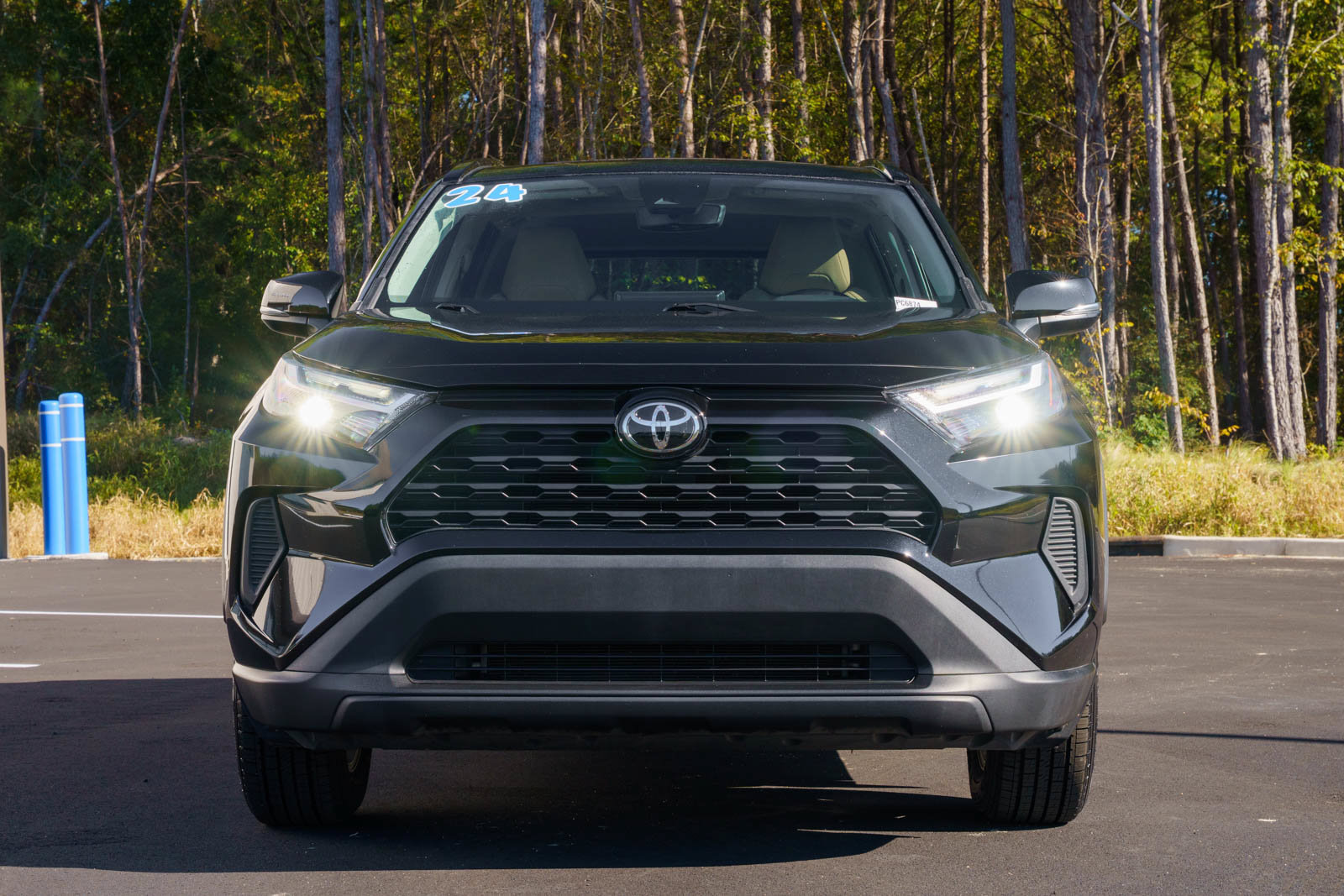 Used 2024 Toyota RAV4 XLE w/ Convenience Package FWD image 2