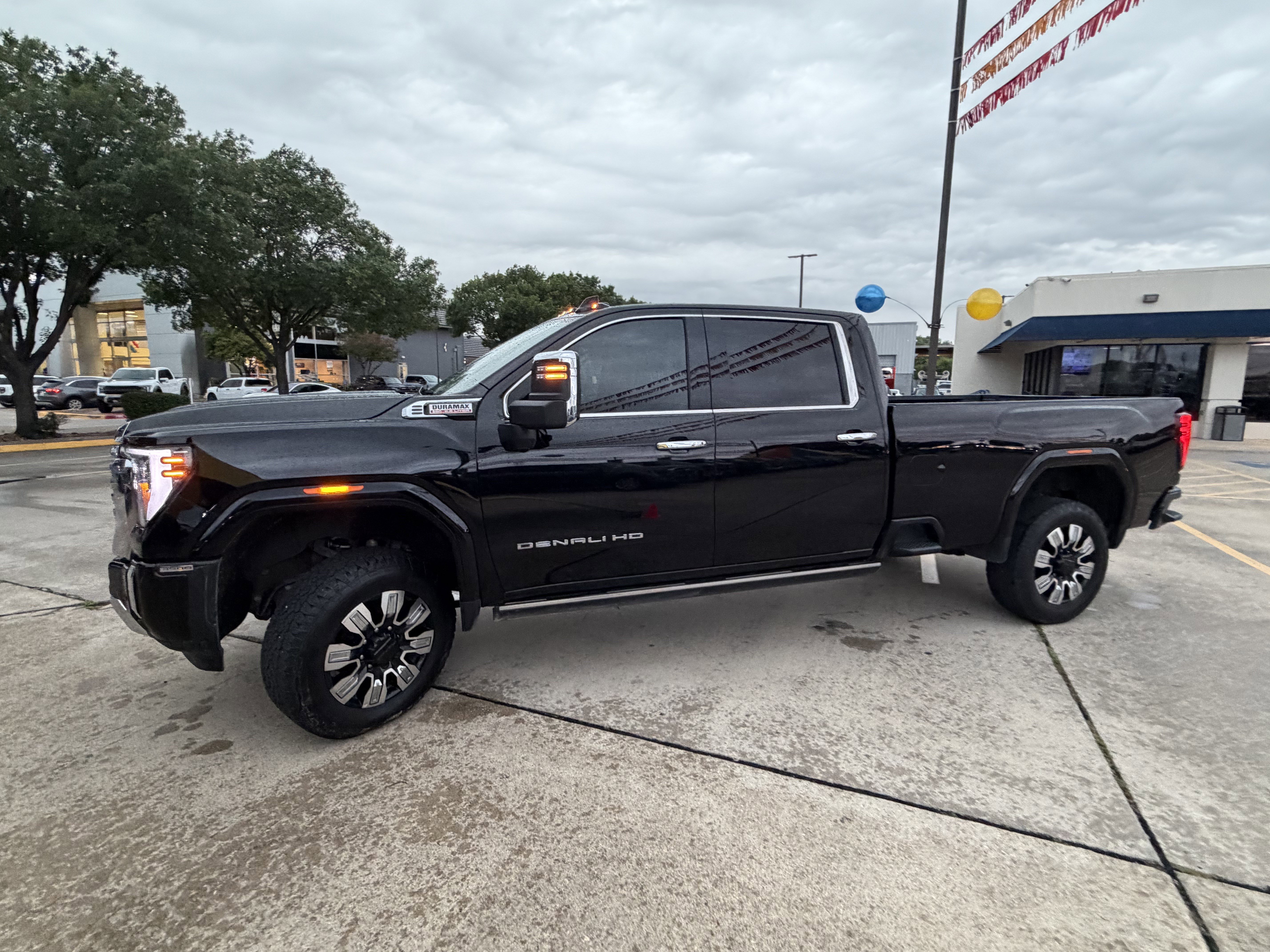 Used 2025 GMC Sierra 3500 Denali w/ Denali Reserve Package AWD/4WD image 13