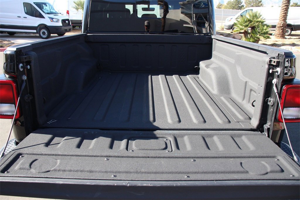 Used 2023 Jeep Gladiator Overland w/ Popular Equipment Package image 24