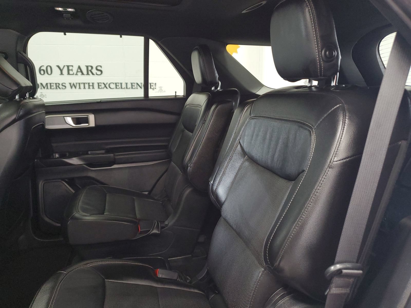 Certified 2020 Ford Explorer Limited w/ Hybrid Equipment Group 310A AWD/4WD image 9