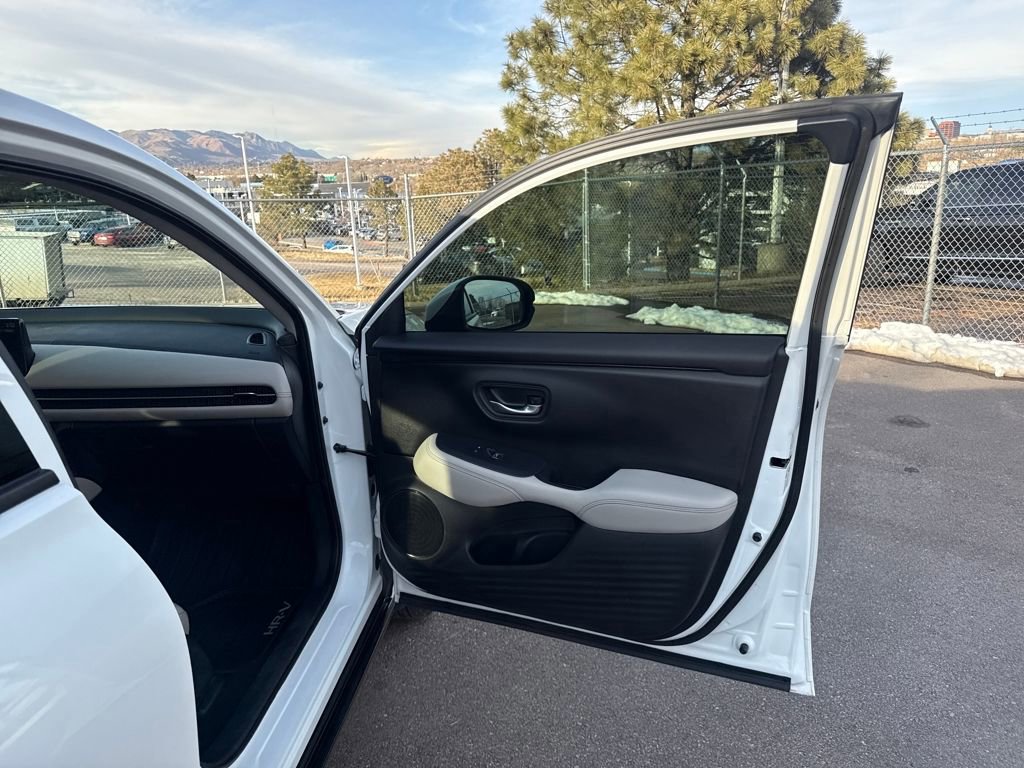 Used 2023 Honda HR-V EX-L image 26