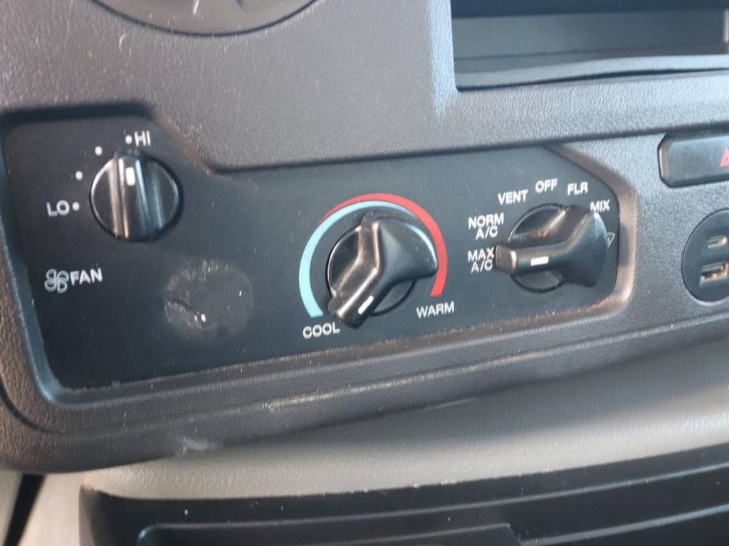 Certified 2024 Ford E-450 and Econoline 450 Super Duty w/ Power Windows & Locks Group image 22