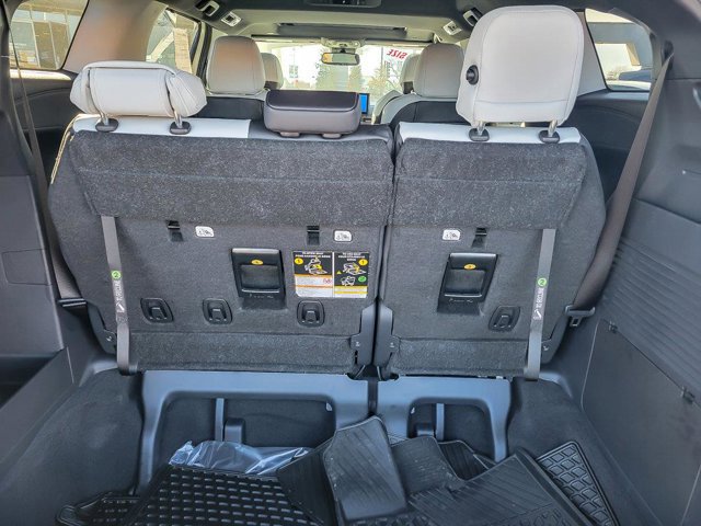 Used 2025 Toyota Sienna XSE image 27