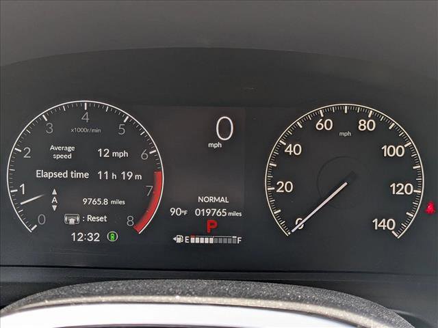Used 2025 Honda Pilot TrailSport image 11