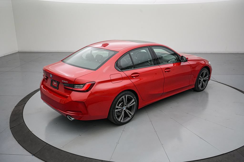 Used 2023 BMW 330i xDrive Sedan w/ Driving Assistance Package AWD/4WD image 4