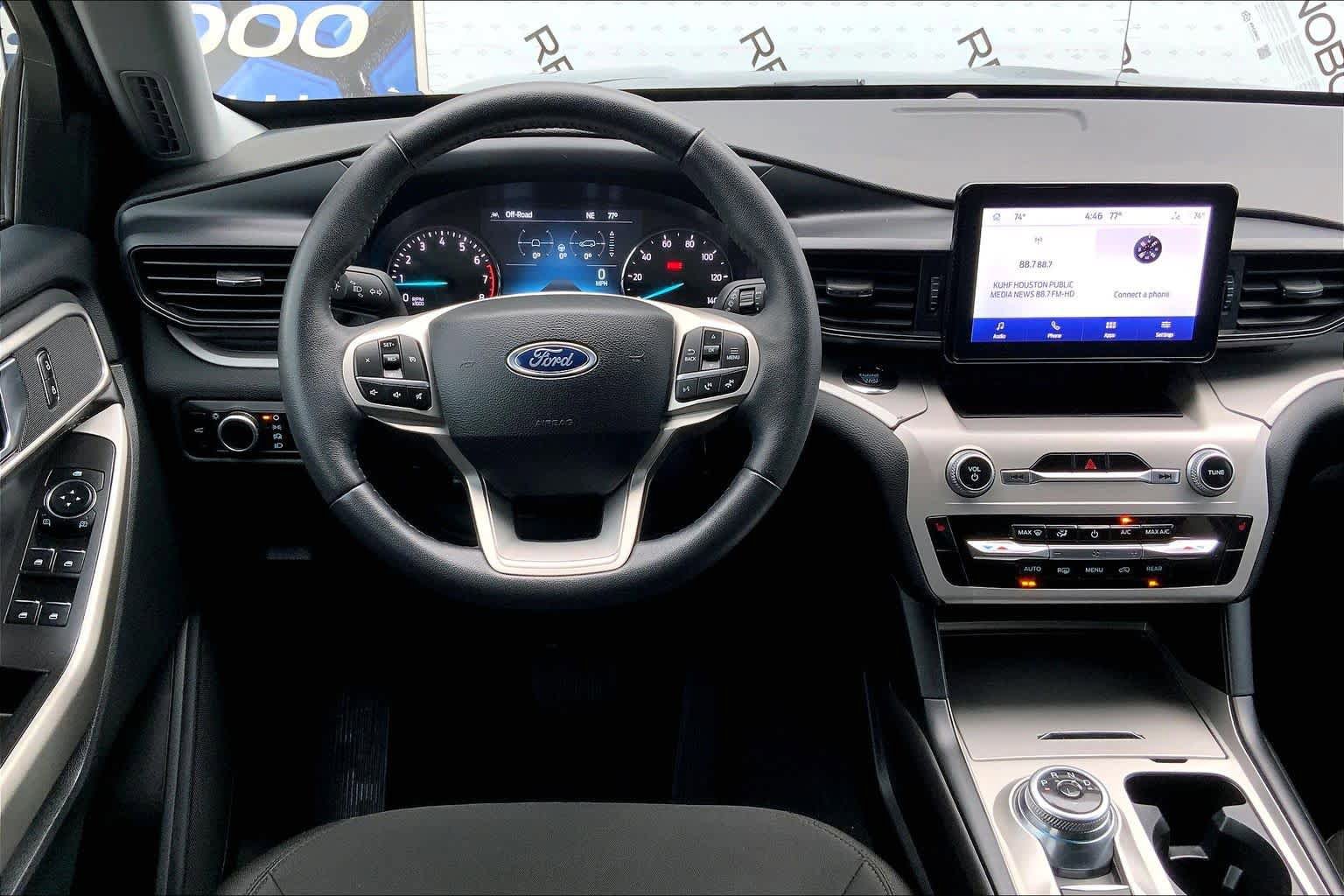 Certified 2024 Ford Explorer XLT RWD image 6