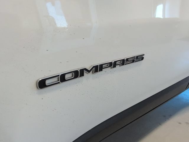 Used 2022 Jeep Compass Latitude AWD/4WD image 10