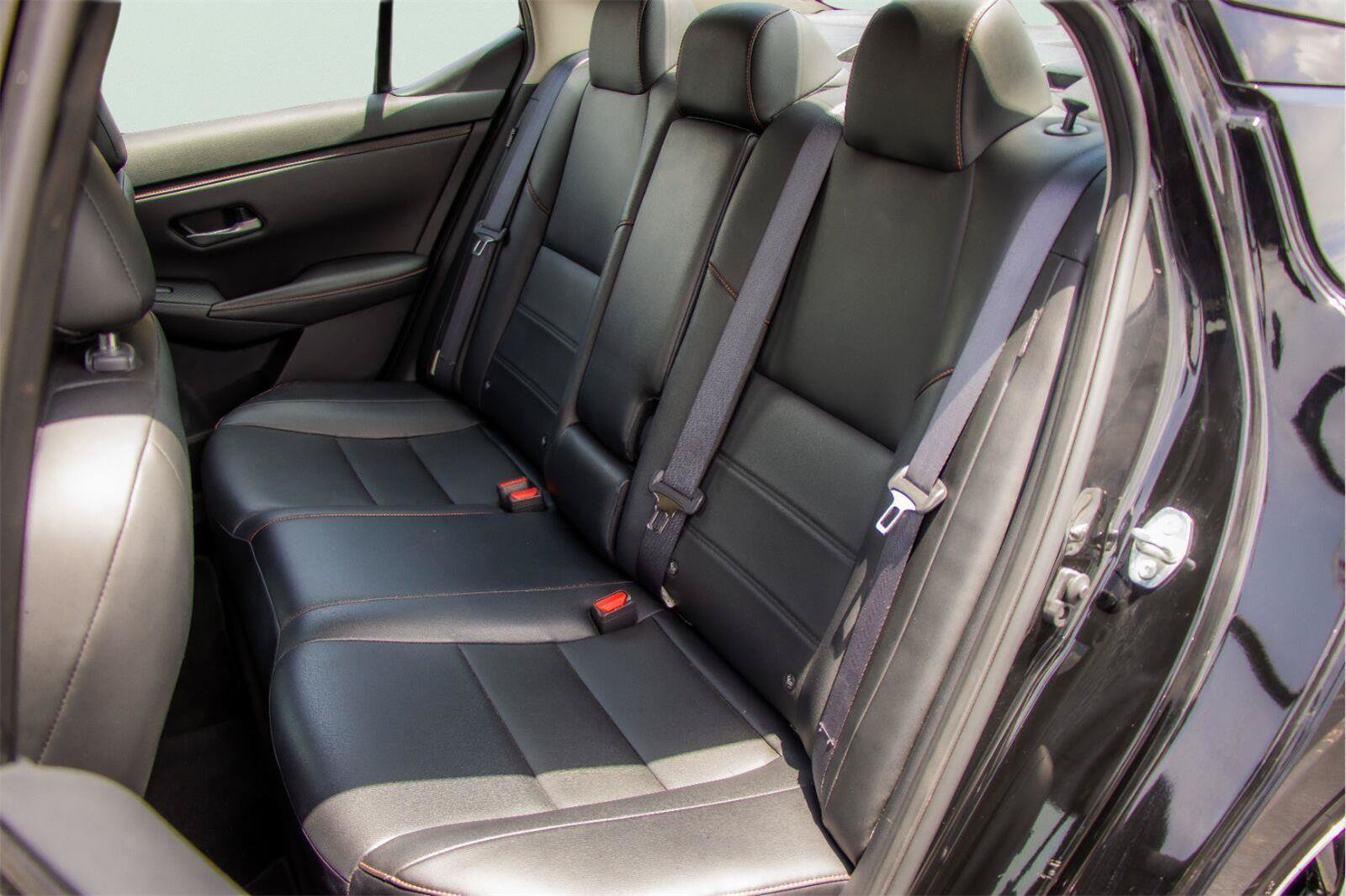 Used 2025 Nissan Sentra SR w/ SR Premium Package FWD image 9