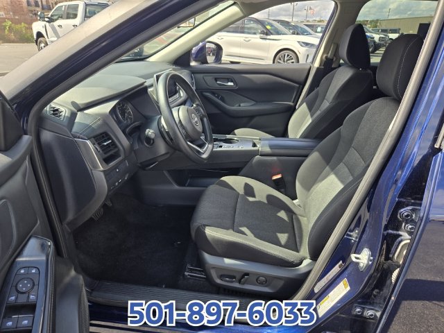 Used 2024 Nissan Rogue SV FWD image 8