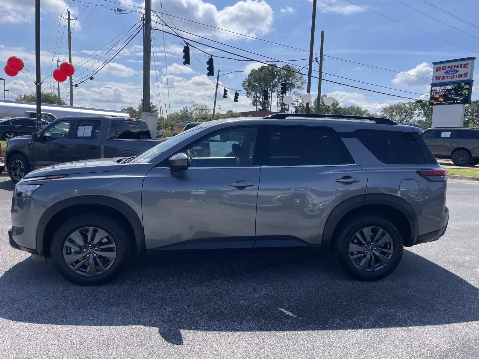 Used 2023 Nissan Pathfinder SV AWD/4WD image 8