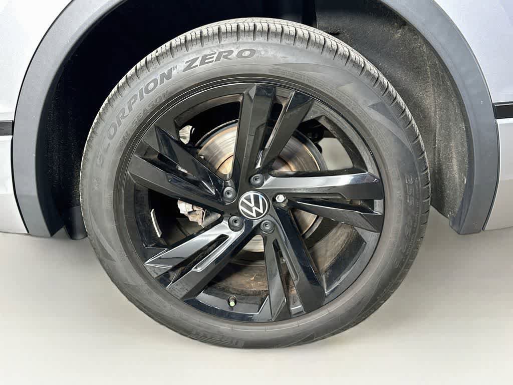 Used 2023 Volkswagen Tiguan SE R-Line AWD/4WD image 7