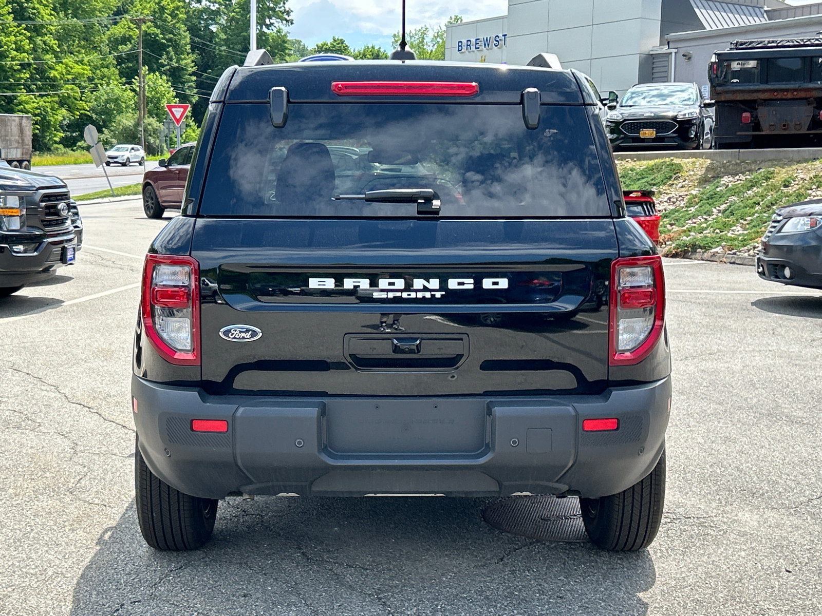 Certified 2025 Ford Bronco Sport Outer Banks w/ Outer Banks Tech Package+ AWD/4WD image 3