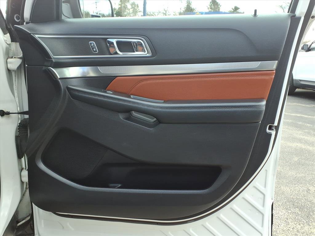 Certified 2019 Ford Explorer XLT w/ Equipment Group 202A image 12