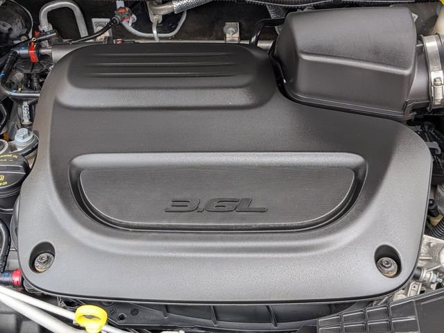 Used 2024 Chrysler Pacifica Touring-L FWD image 31