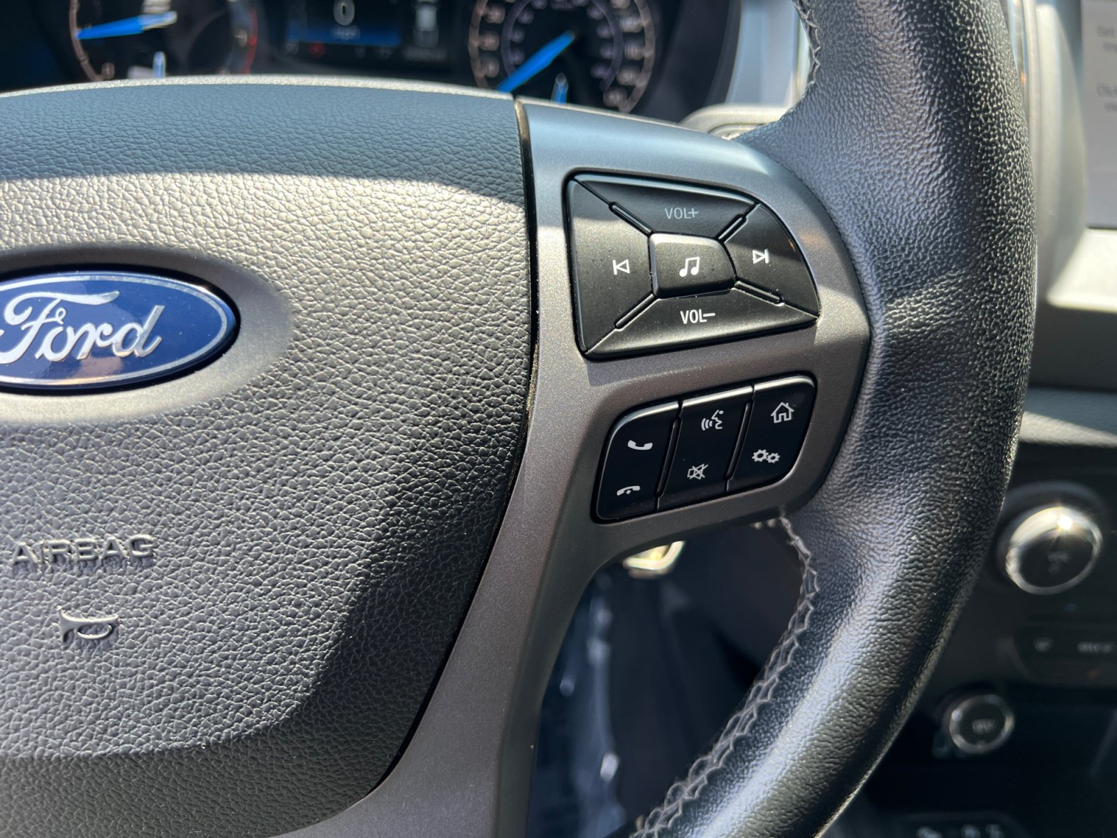 Certified 2019 Ford Ranger XLT w/ Equipment Group 302A Luxury AWD/4WD image 17
