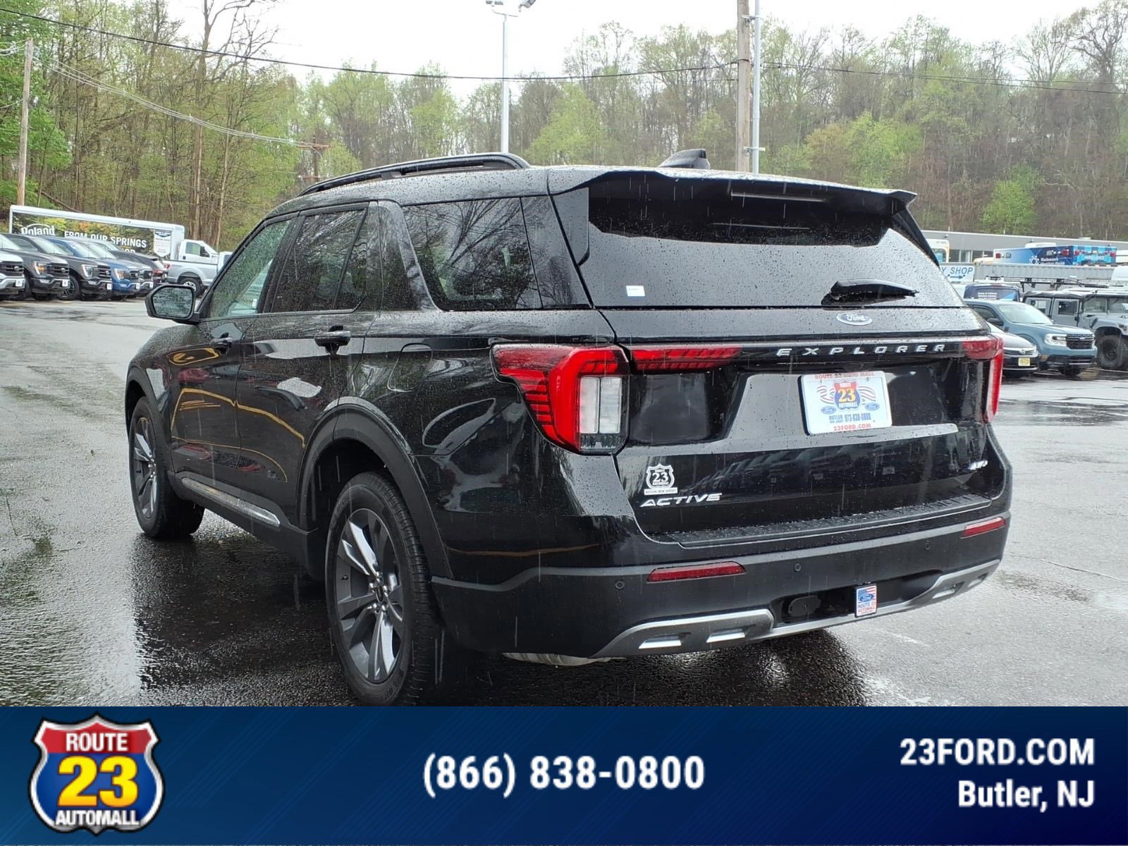 Certified 2025 Ford Explorer Active w/ Active Comfort Package AWD/4WD image 3