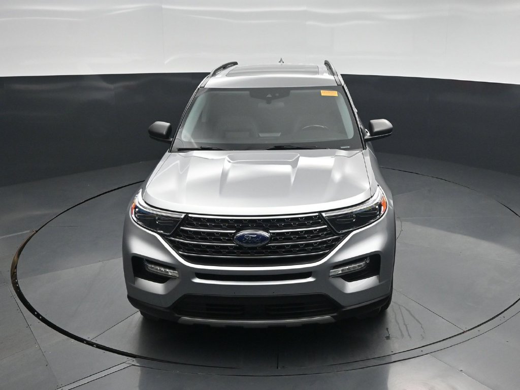 Certified 2021 Ford Explorer XLT w/ Equipment Group 202A RWD image 32