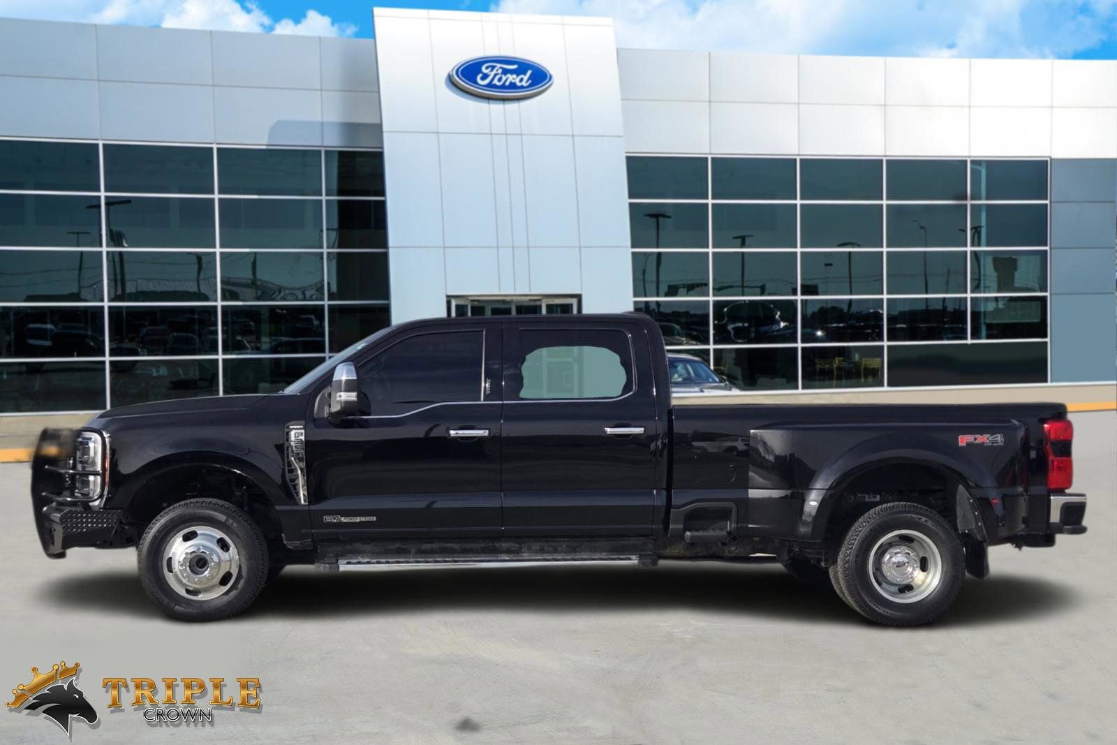 Certified 2023 Ford F350 Lariat w/ Chrome Package image 3