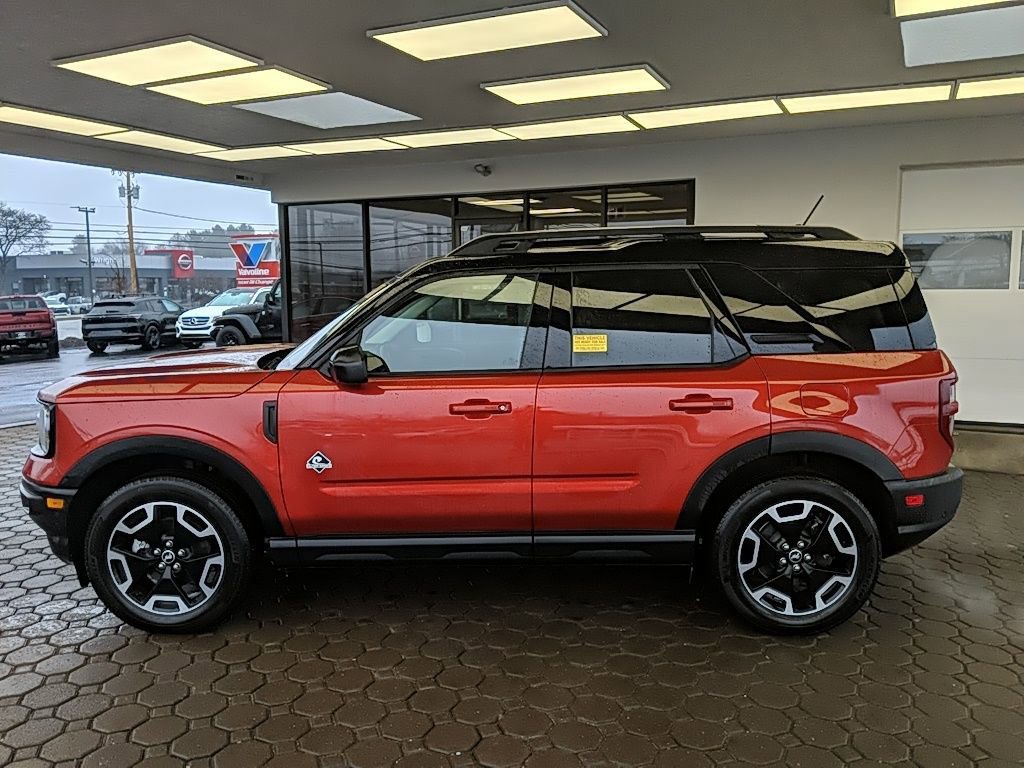 Certified 2024 Ford Bronco Sport Outer Banks w/ Tech Package image 2