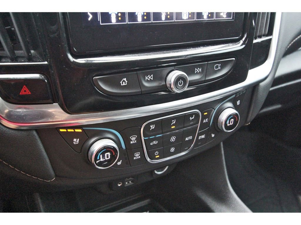 Used 2021 Chevrolet Traverse Premier w/ LPO, Blackout Package FWD image 29