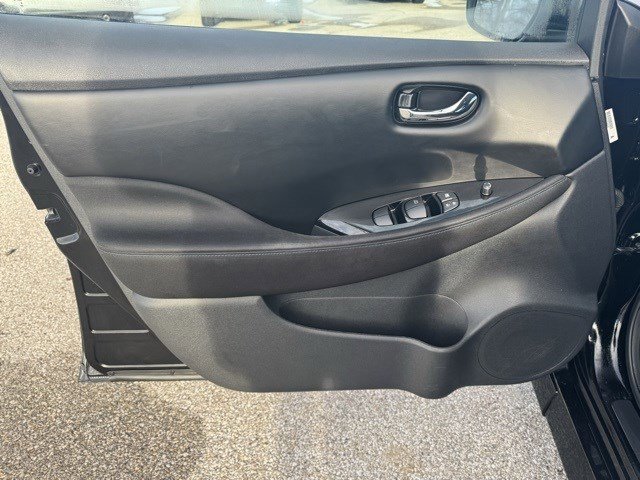 Used 2020 Nissan Leaf SV w/ SV Technology Package image 11