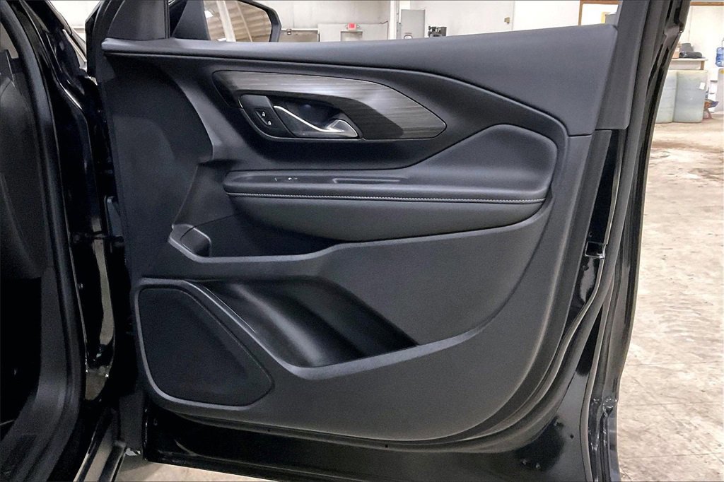 Used 2024 GMC Terrain SLT image 22