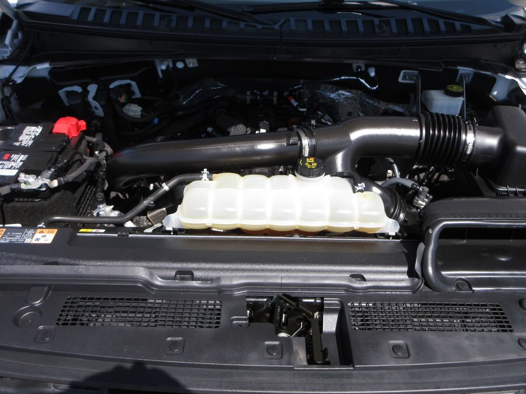 Certified 2024 Ford Expedition XLT RWD image 30