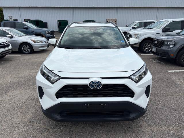 Used 2022 Toyota RAV4 XLE w/ Convenience Package AWD/4WD image 2