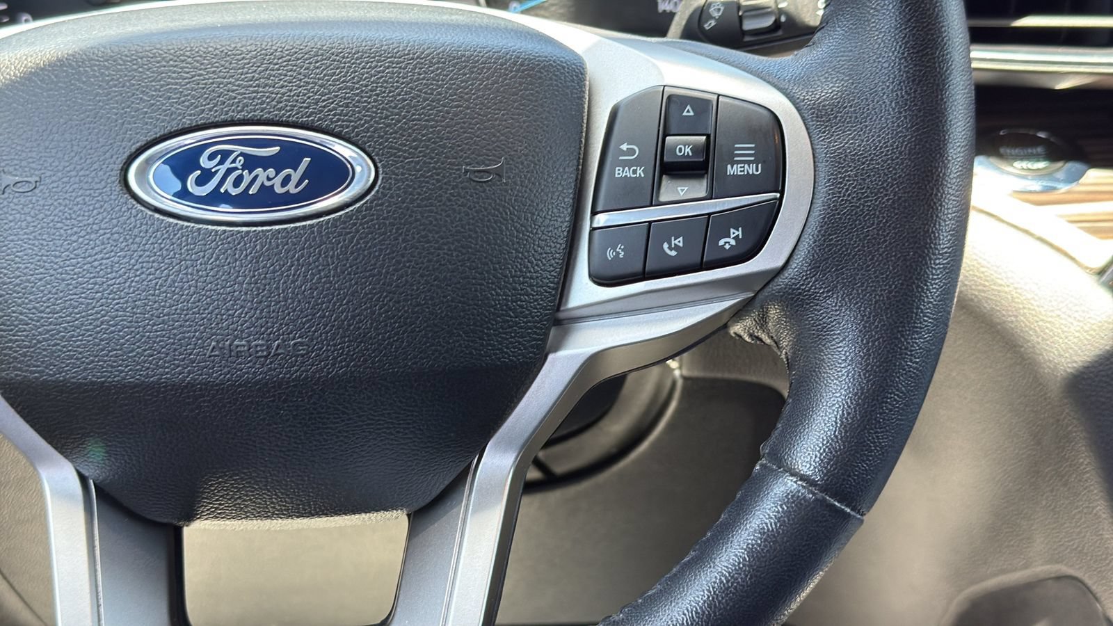 Certified 2024 Ford Explorer Limited RWD image 13