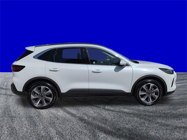 Certified 2025 Ford Escape Platinum w/ Premium Technology Package image 6