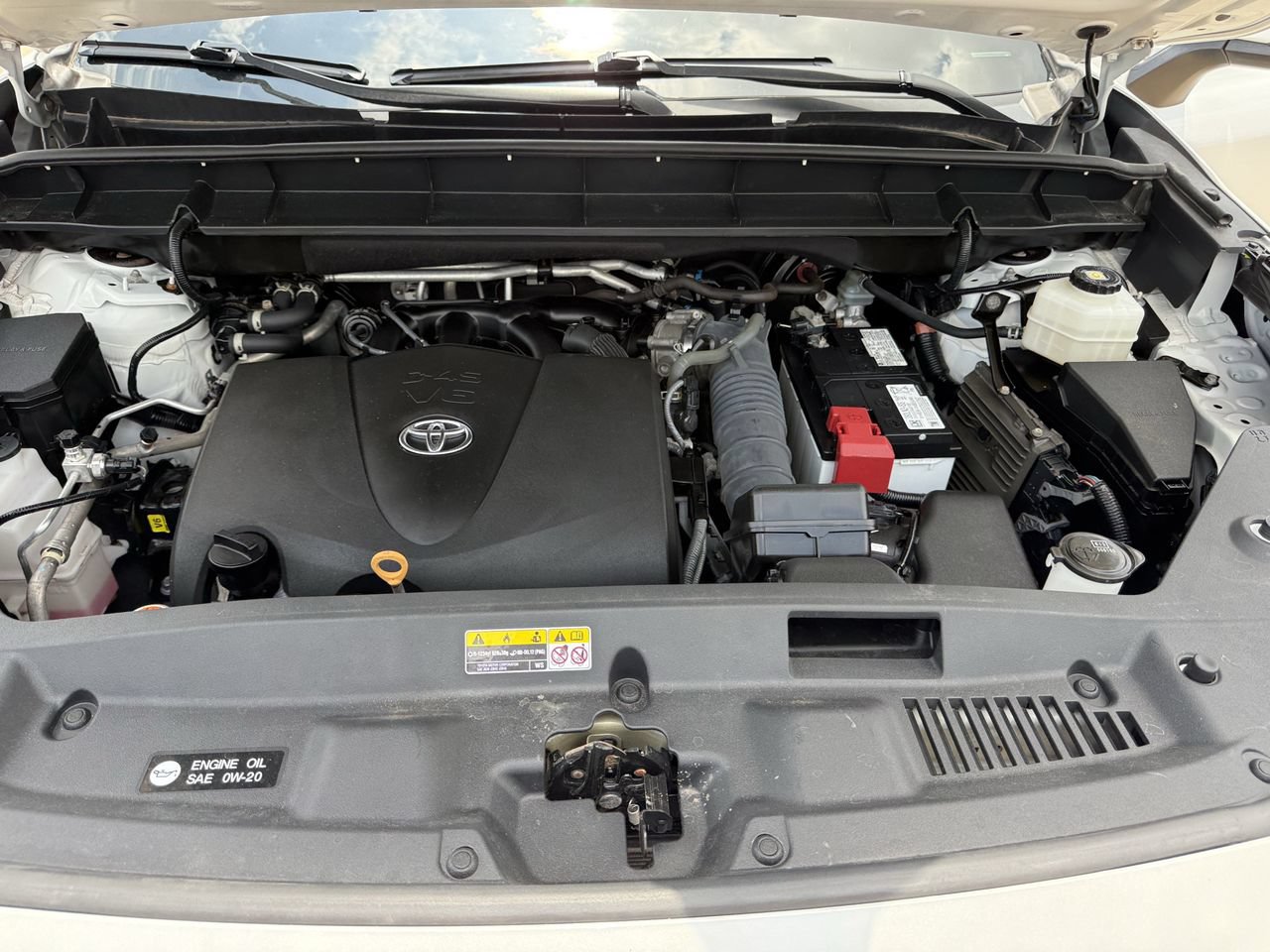 Used 2022 Toyota Highlander XLE FWD image 29