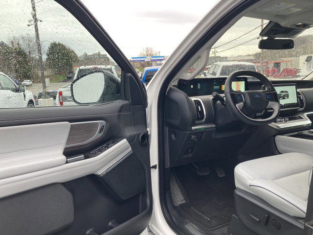 Certified 2025 Ford Expedition Max Platinum w/ Platinum Ultimate Package image 9