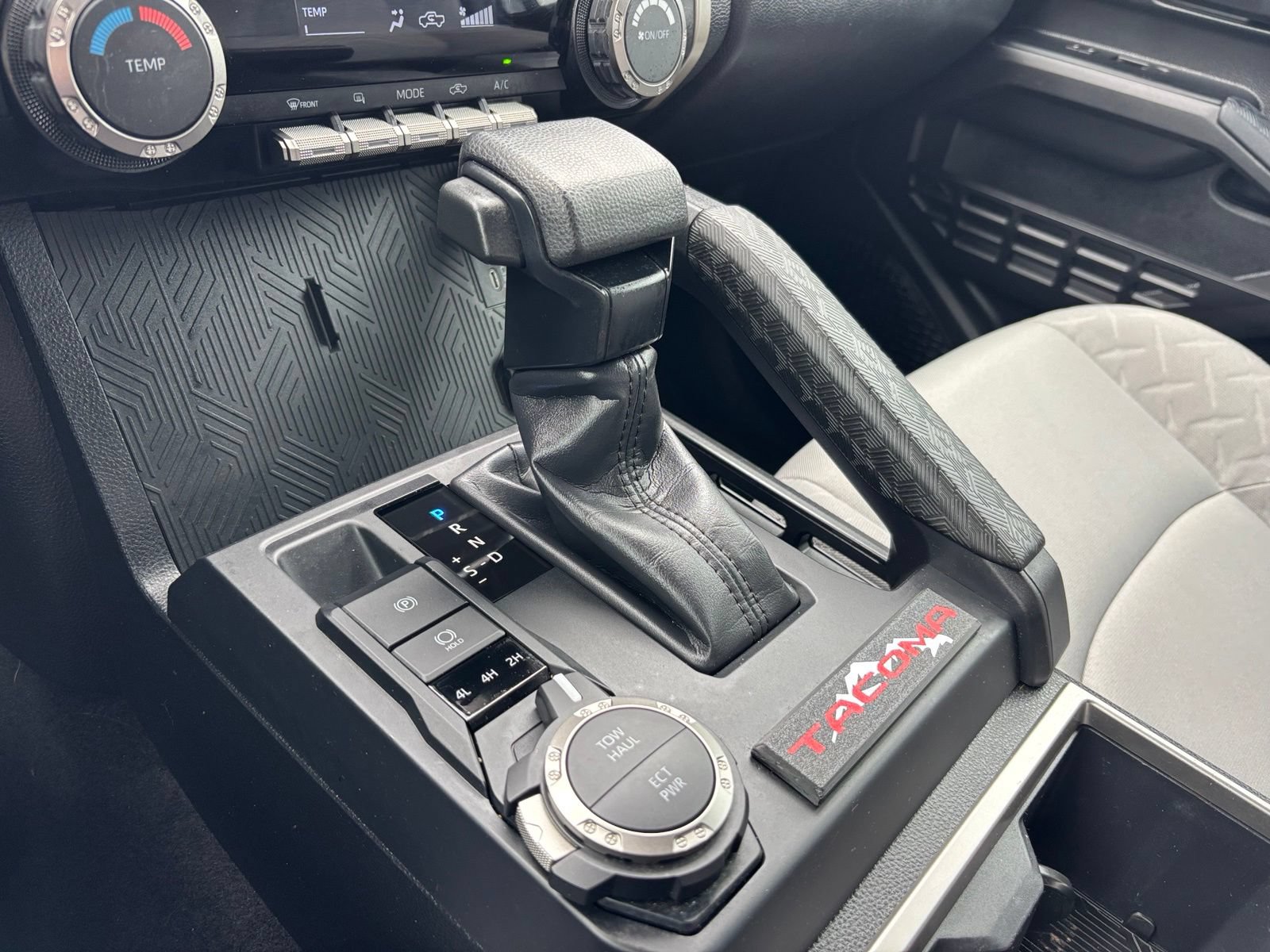 Used 2025 Toyota Tacoma SR5 AWD/4WD image 28