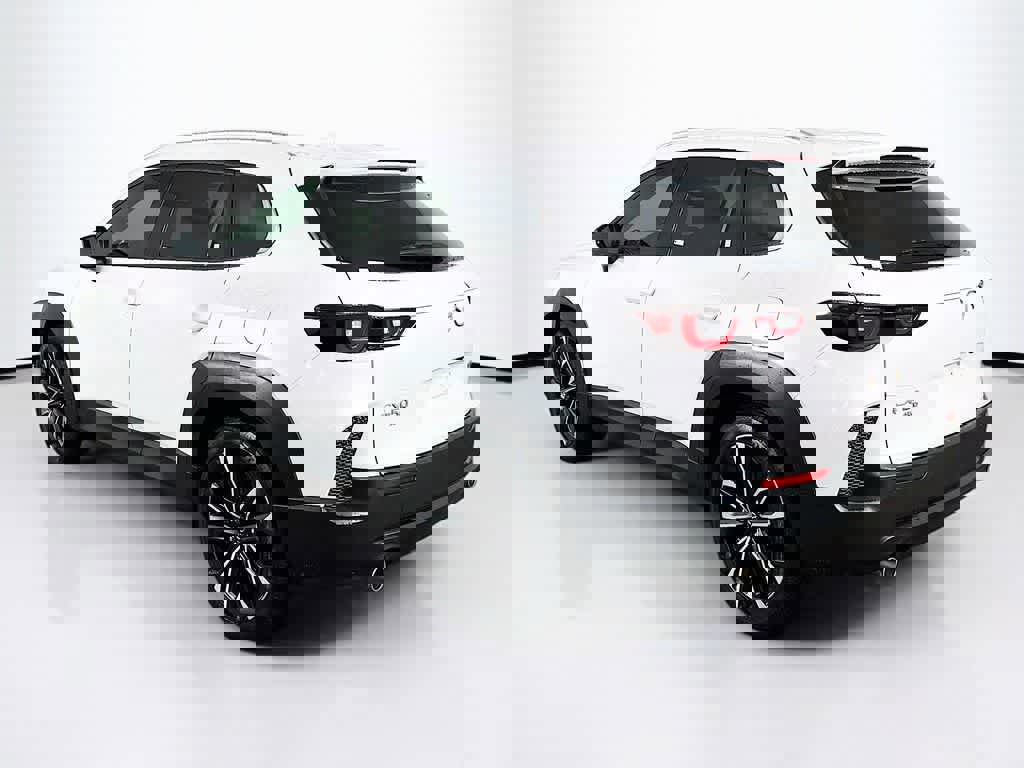 Used 2025 MAZDA CX-50 AWD 2.5 S w/ Premium Plus Pkg image 3