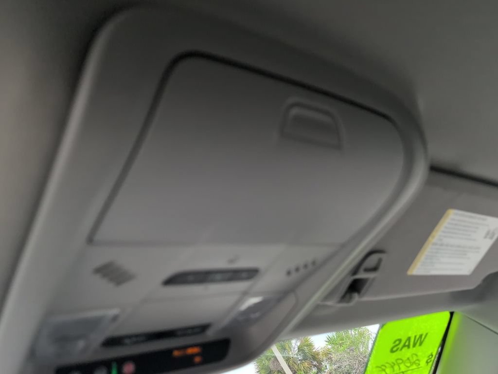 Used 2019 Chevrolet Equinox LT AWD/4WD image 19