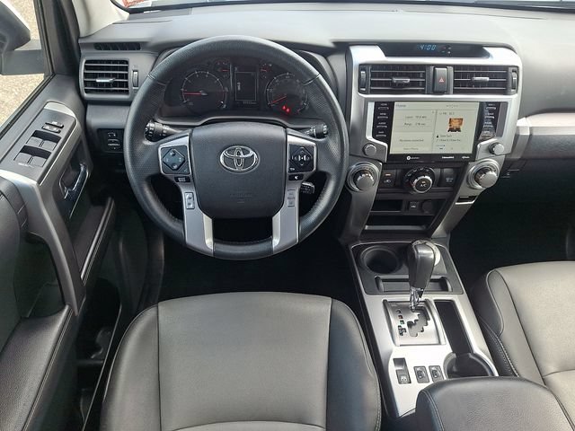 Used 2020 Toyota 4Runner SR5 Premium w/ Moonroof Package AWD/4WD image 11