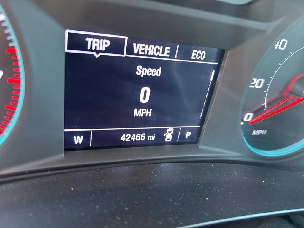 Used 2025 Chevrolet Malibu LT FWD image 3
