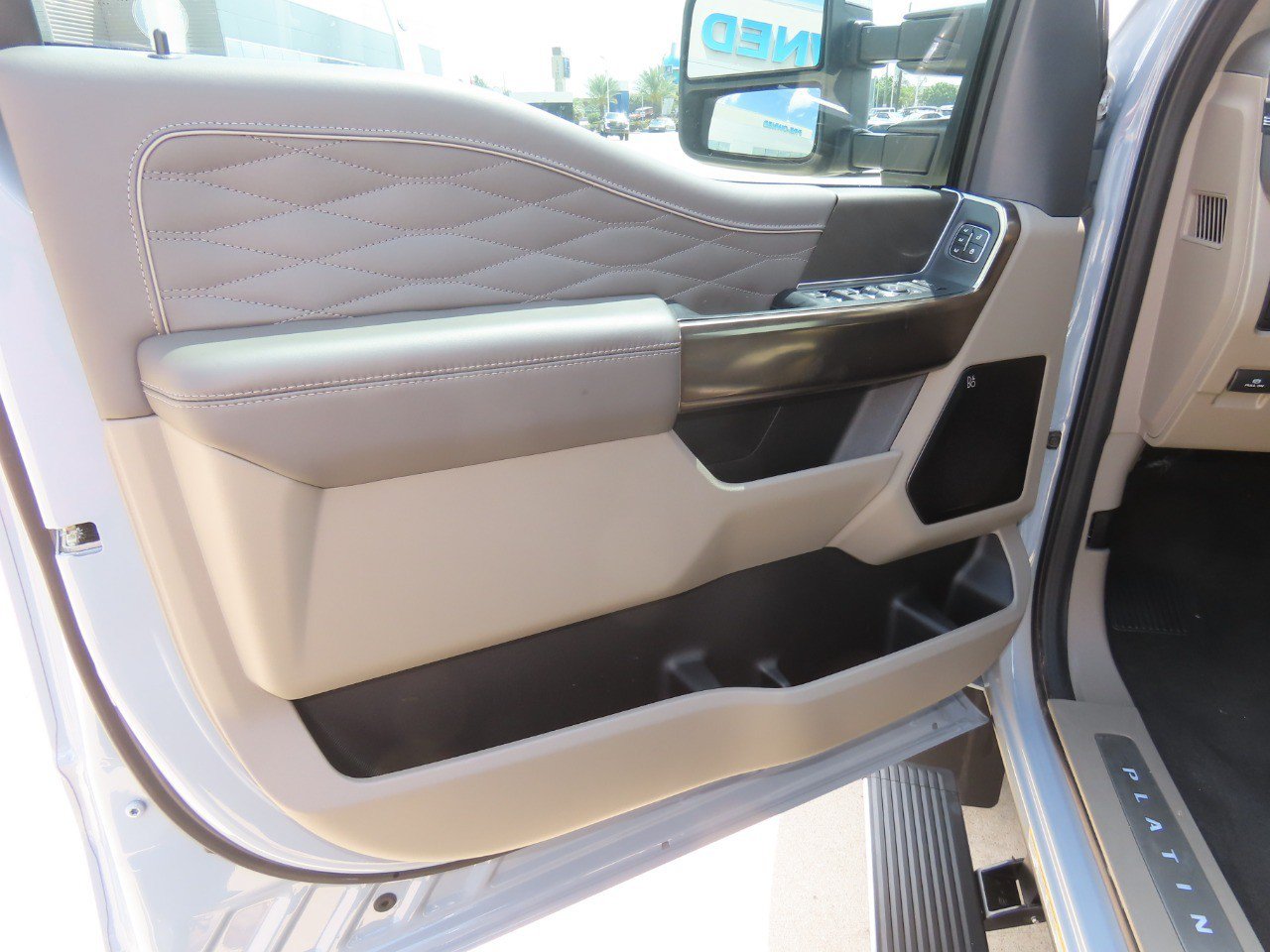 Certified 2026 Ford F450 Platinum w/ Platinum Plus Package AWD/4WD image 24