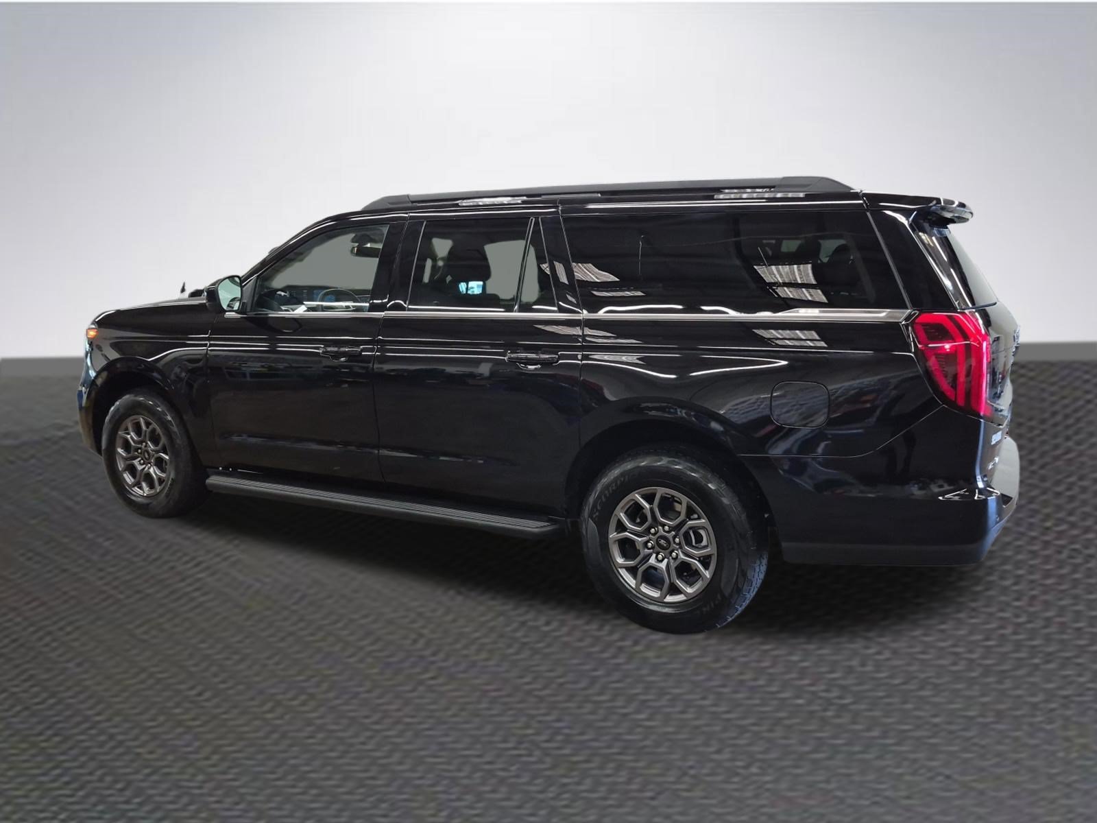 Certified 2025 Ford Expedition Max Active AWD/4WD image 5