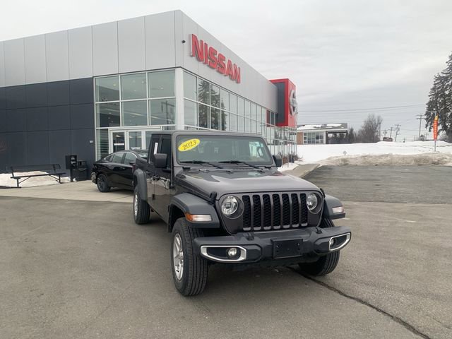 Used 2023 Jeep Gladiator Sport AWD/4WD image 1