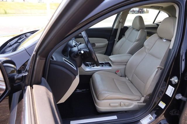 Used 2017 Acura TLX V6 SH-AWD w/ Technology Pkg image 9